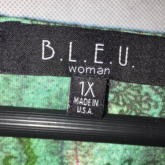 B.L.E.U. Woman Keyhole 3/4 Sleeve Boho Style Blouse Top | Size 1X - Picture 6 of 7